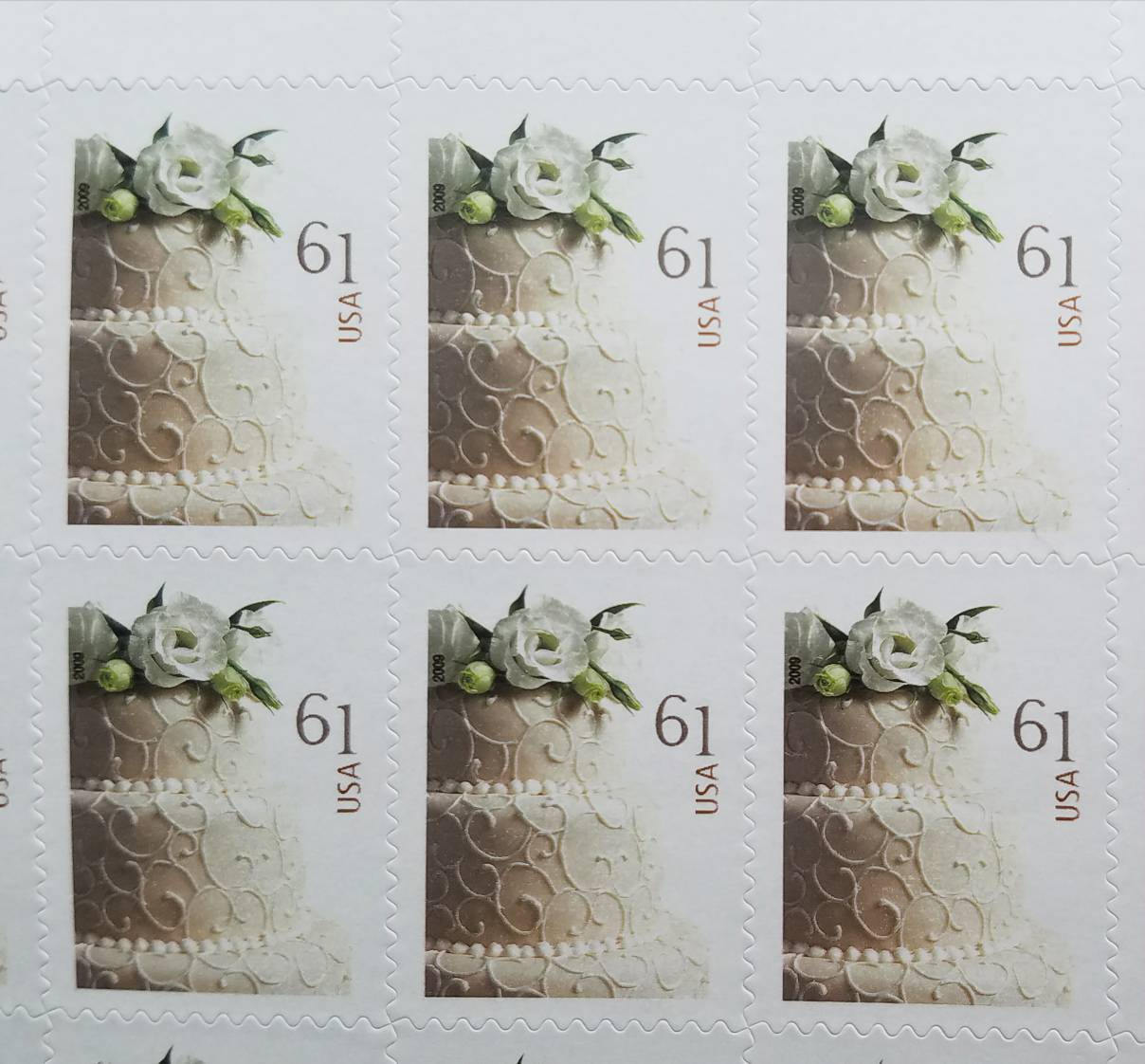 One (1) unused wedding postage stamps - Wedding cake // 61 cent stamp