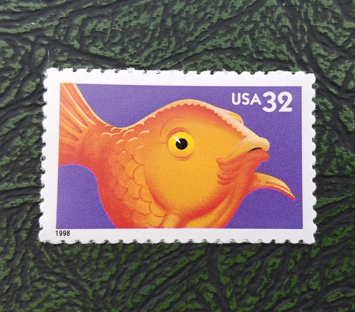 Five (5) unused postage stamps - Bright eyes: pet goldfish // 32 cent stamps // Face 1.60