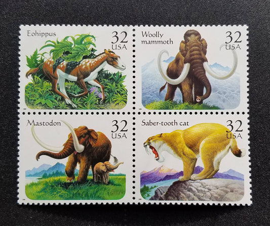 Four (4) vintage unused postage stamps - Prehistoric animals // 32 cent stamps // Face 1.28