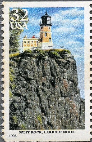 Five (5) vintage unused postage stamps - Lighthouses of the Great Lakes: Split Rock, Lake Superior // 32 cents // Face value 1.60